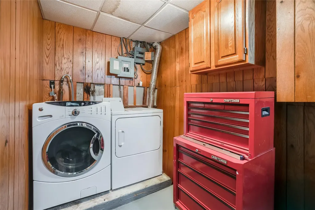 3211 Ampere Avenue Bronx NY 10465