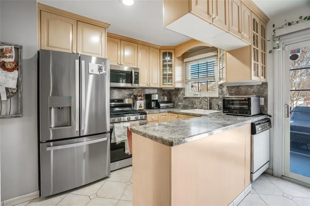3211 Ampere Avenue Bronx NY 10465