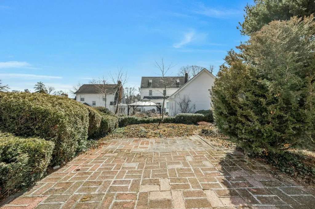 9 Doyer Avenue White Plains NY 10605