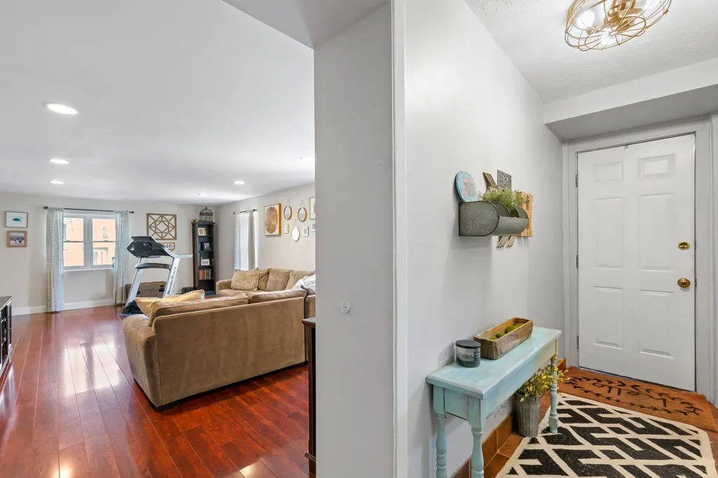 47 Maple Road Kings Park NY 11754