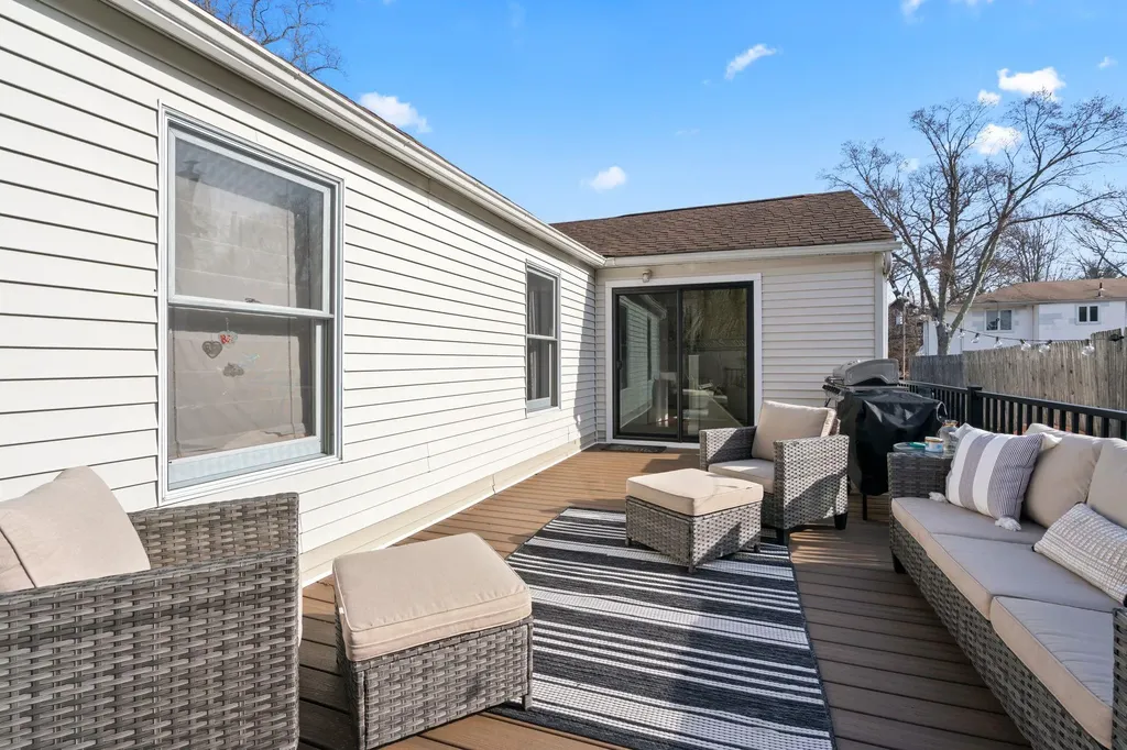 47 Maple Road Kings Park NY 11754