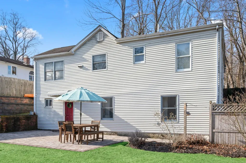 47 Maple Road Kings Park NY 11754