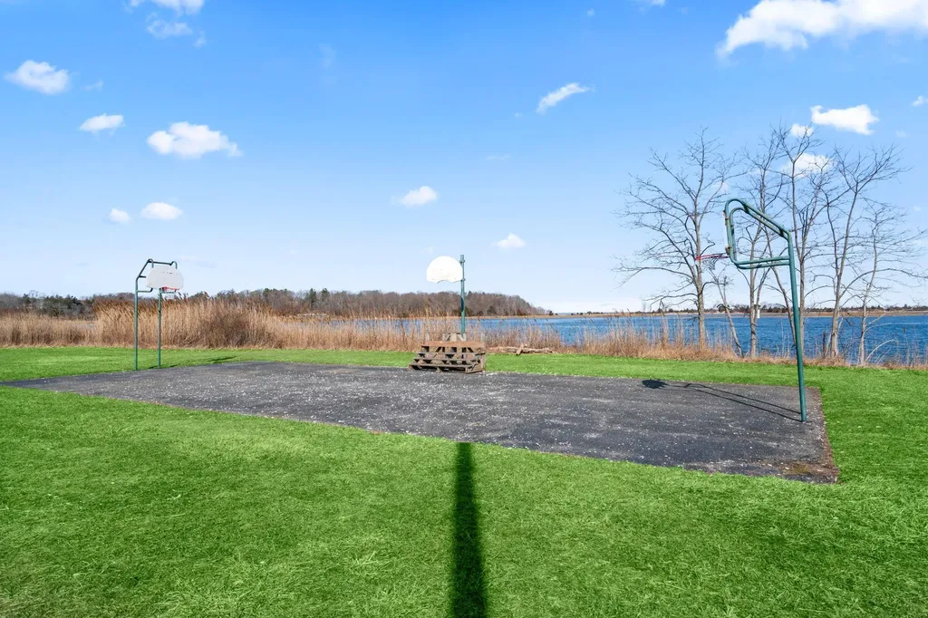 47 Maple Road Kings Park NY 11754