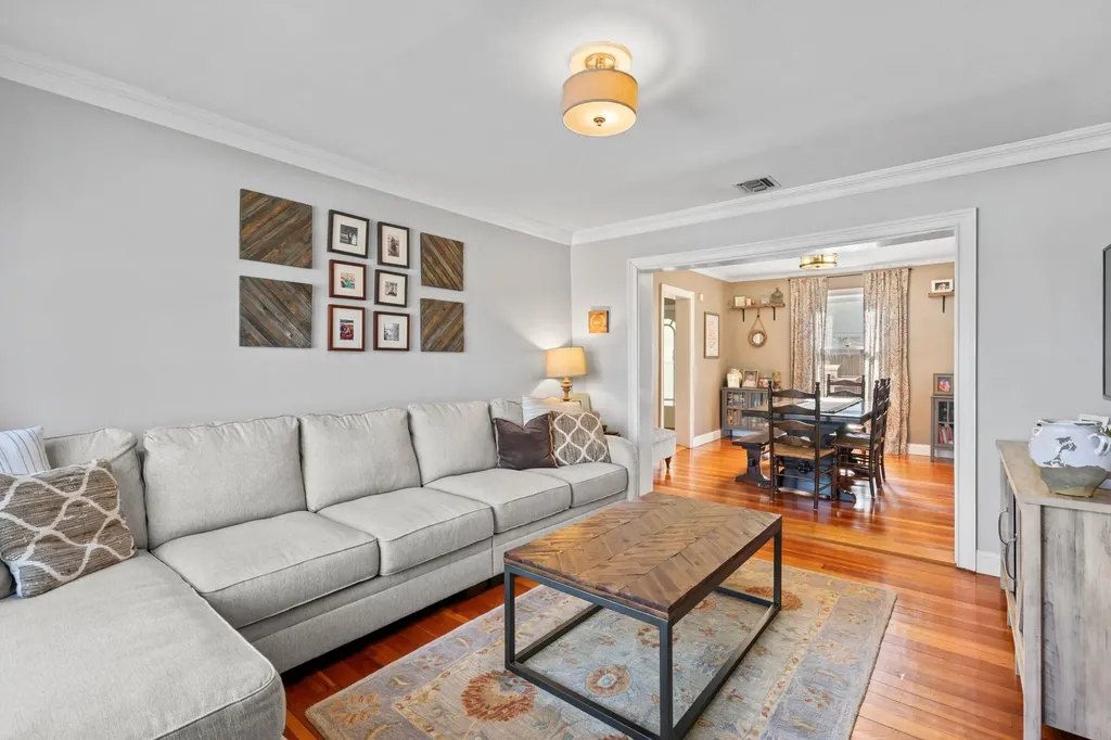 47 Maple Road Kings Park NY 11754