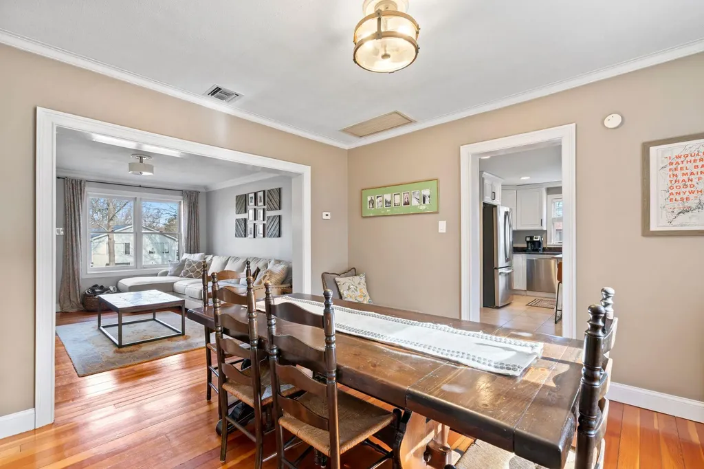 47 Maple Road Kings Park NY 11754