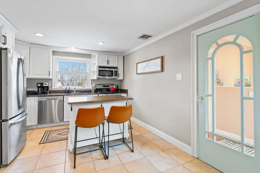 47 Maple Road Kings Park NY 11754
