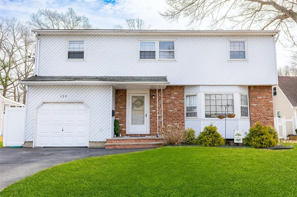 120 Erlanger Boulevard Babylon NY 11703