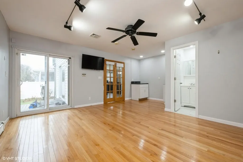 410 17th Street West Babylon NY 11704