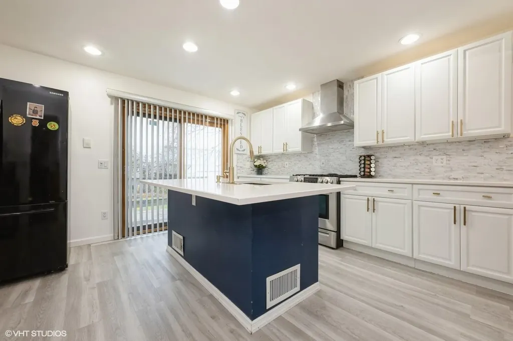 410 17th Street West Babylon NY 11704