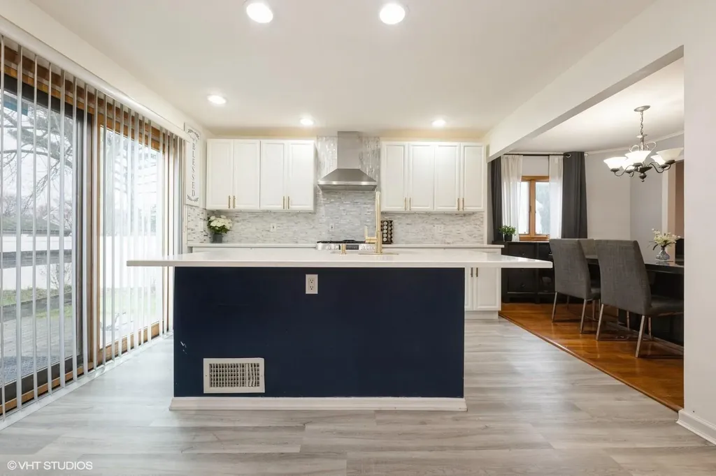 410 17th Street West Babylon NY 11704