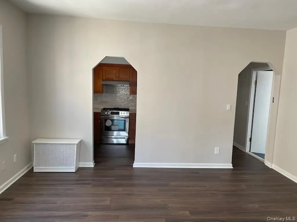 2010 Hobart Avenue Bronx NY 10461