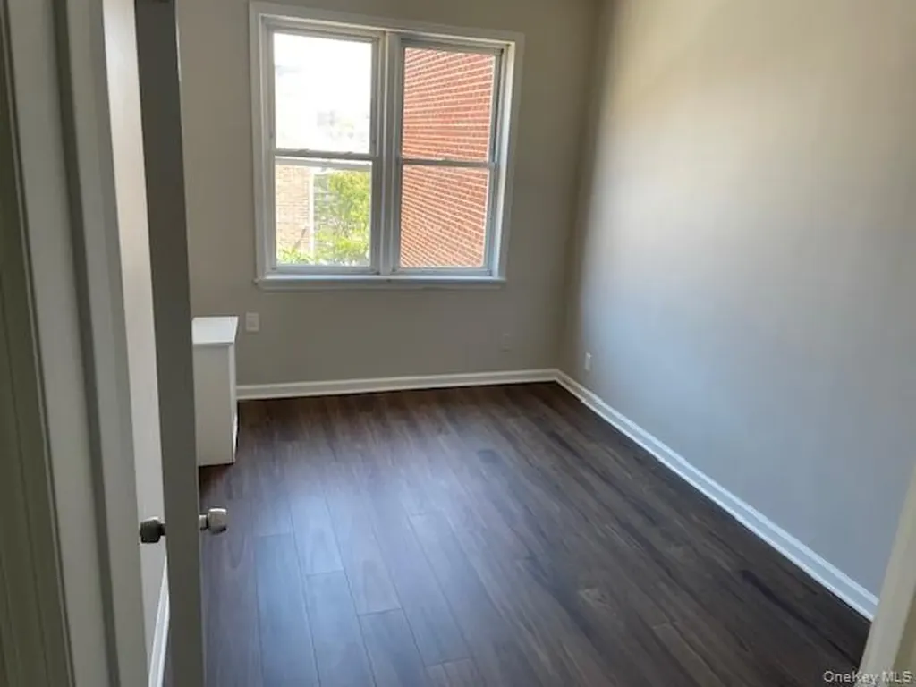 2010 Hobart Avenue Bronx NY 10461