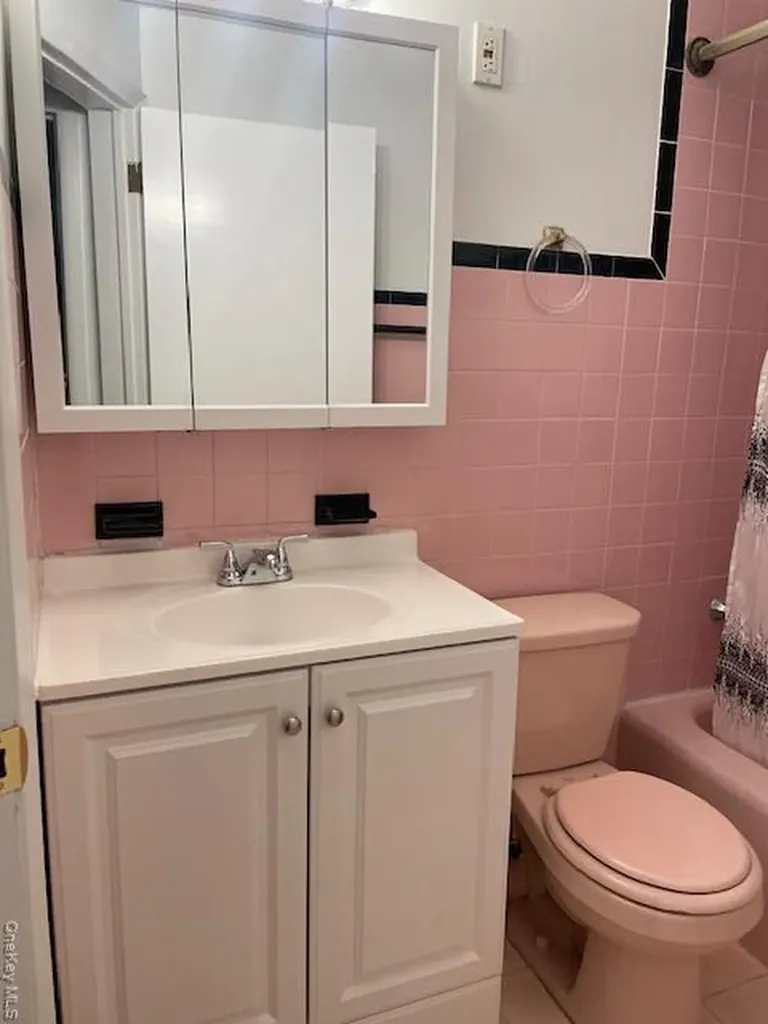 2010 Hobart Avenue Bronx NY 10461