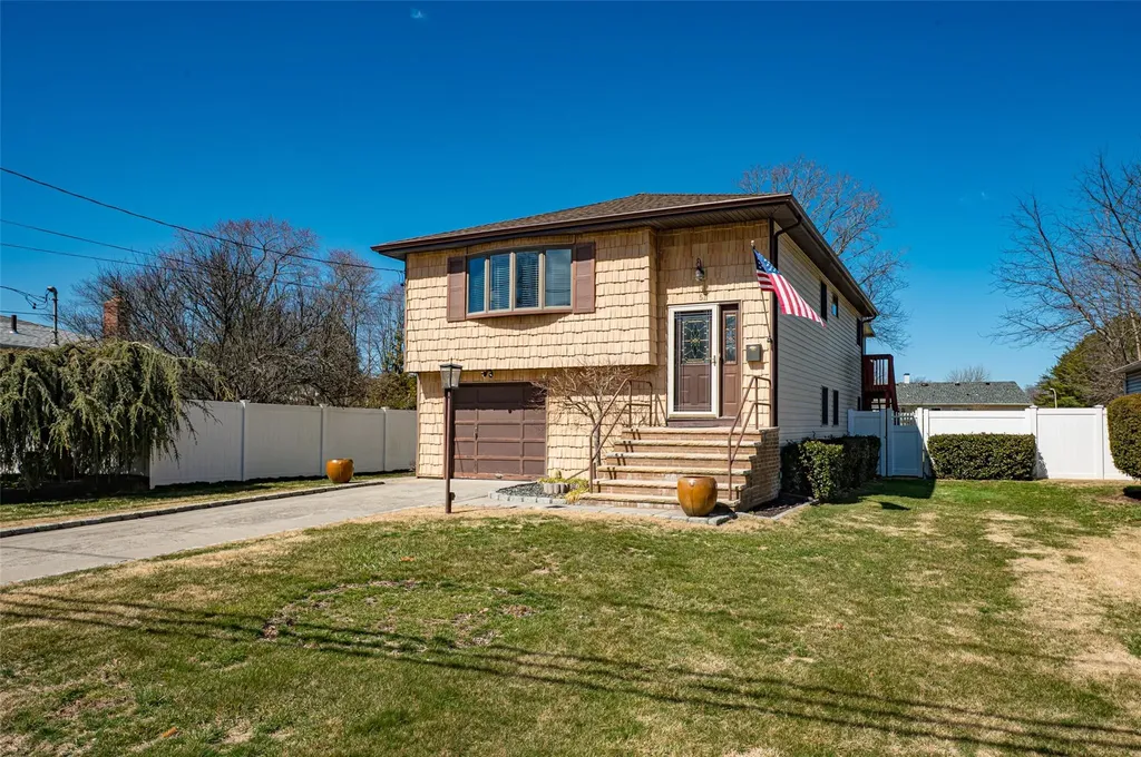 57 Pearsall Place Deer Park NY 11729