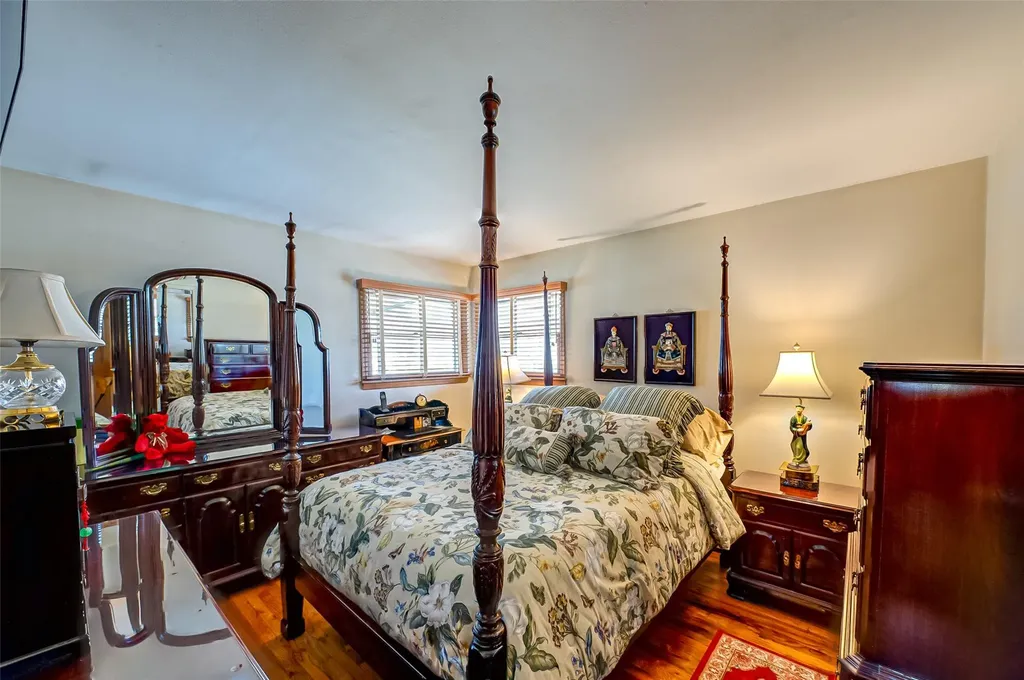 57 Pearsall Place Deer Park NY 11729