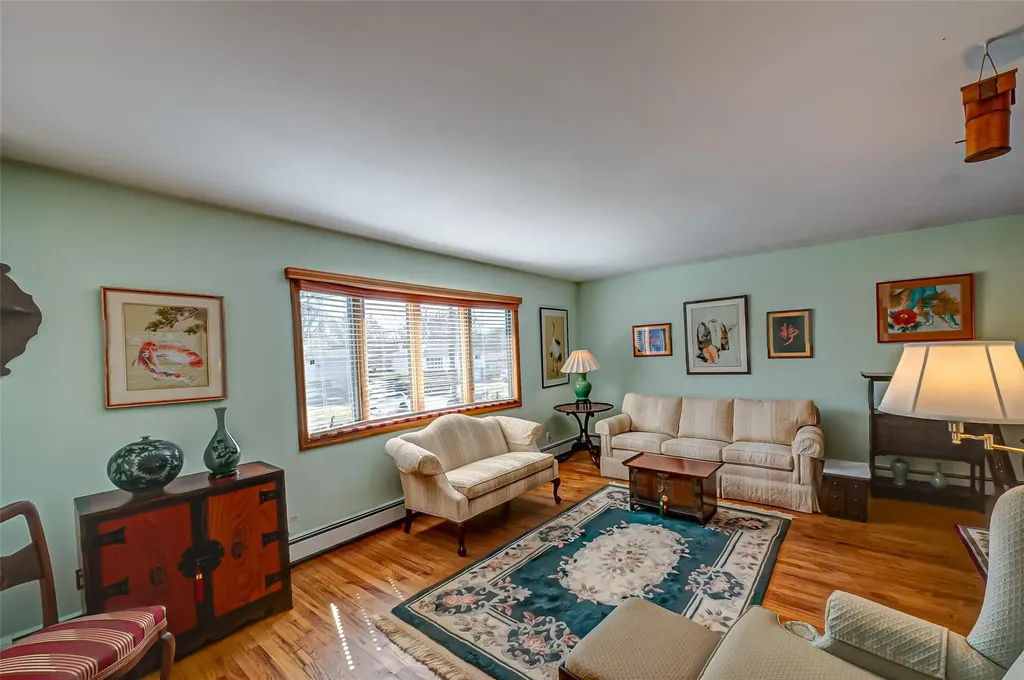 57 Pearsall Place Deer Park NY 11729