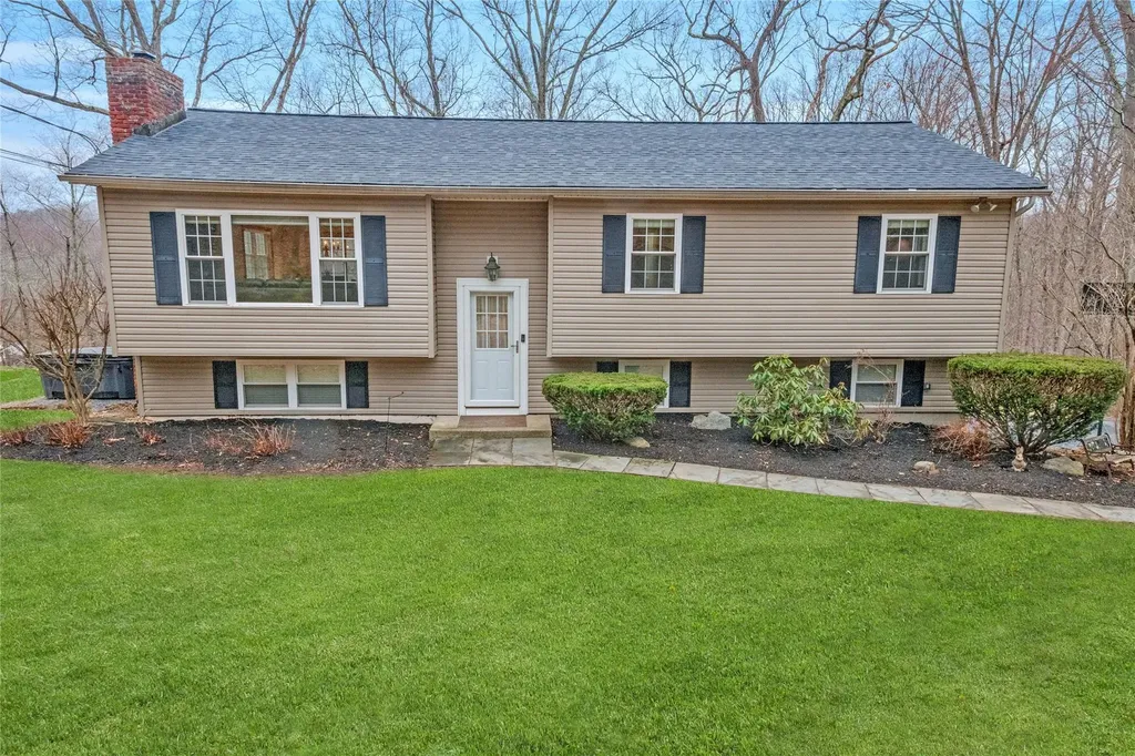 19 Split Rock Road Putnam Valley NY 10579