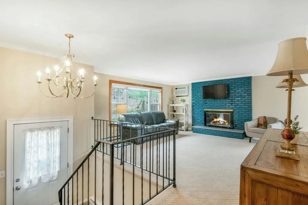19 Split Rock Road Putnam Valley NY 10579