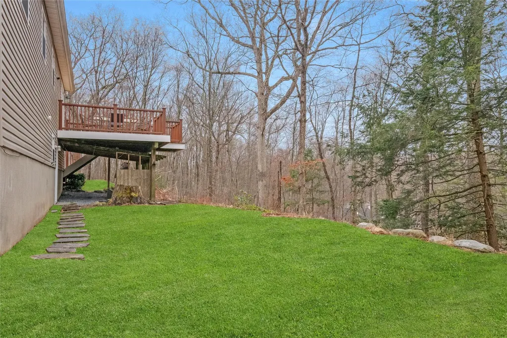 19 Split Rock Road Putnam Valley NY 10579