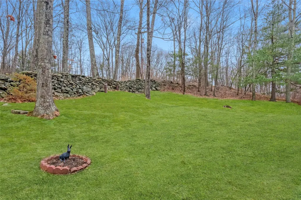 19 Split Rock Road Putnam Valley NY 10579