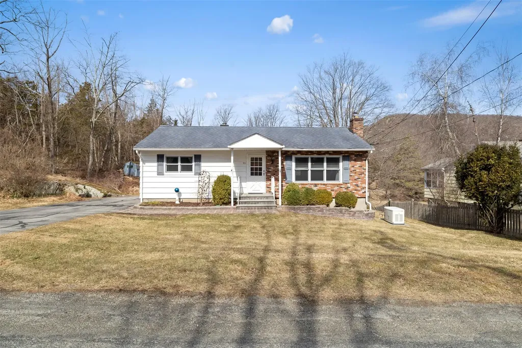 93 Mountainside Road Warwick NY 10990
