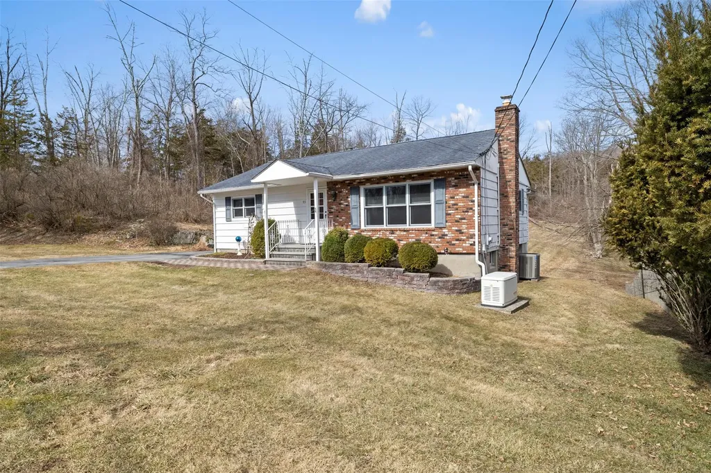 93 Mountainside Road Warwick NY 10990