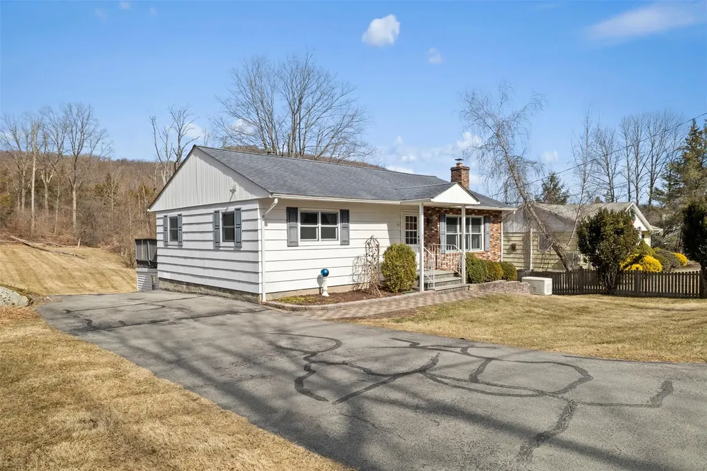 93 Mountainside Road Warwick NY 10990