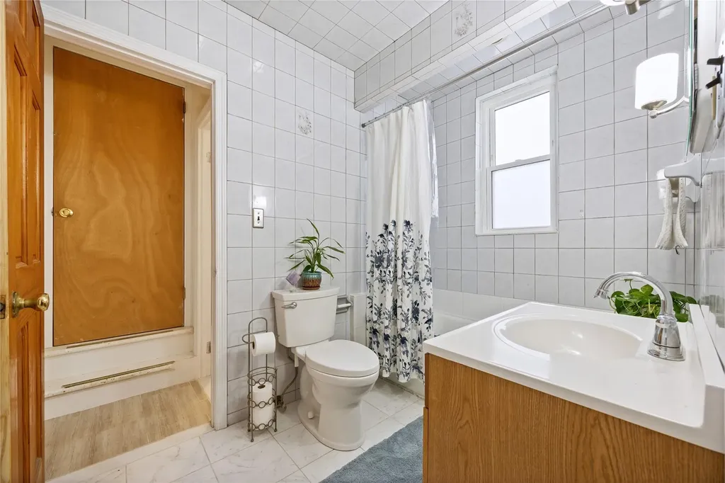 3278 Spencer Drive Bronx NY 10465