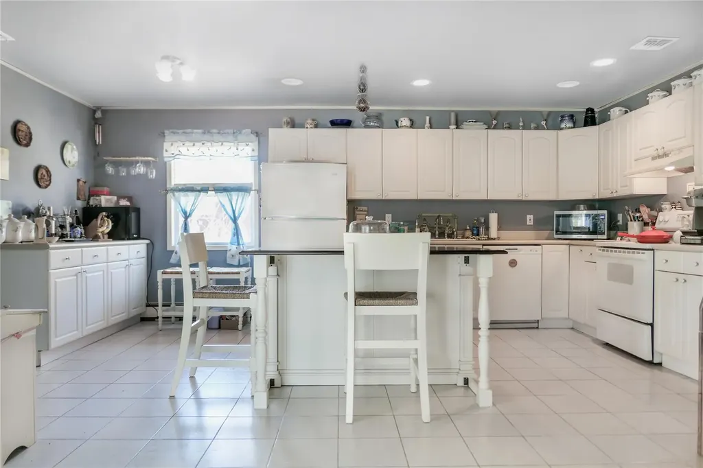 161 Smith Road Ronkonkoma NY 11779