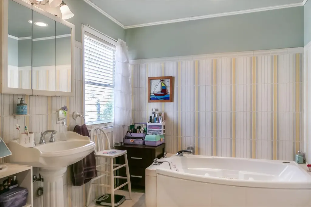 161 Smith Road Ronkonkoma NY 11779