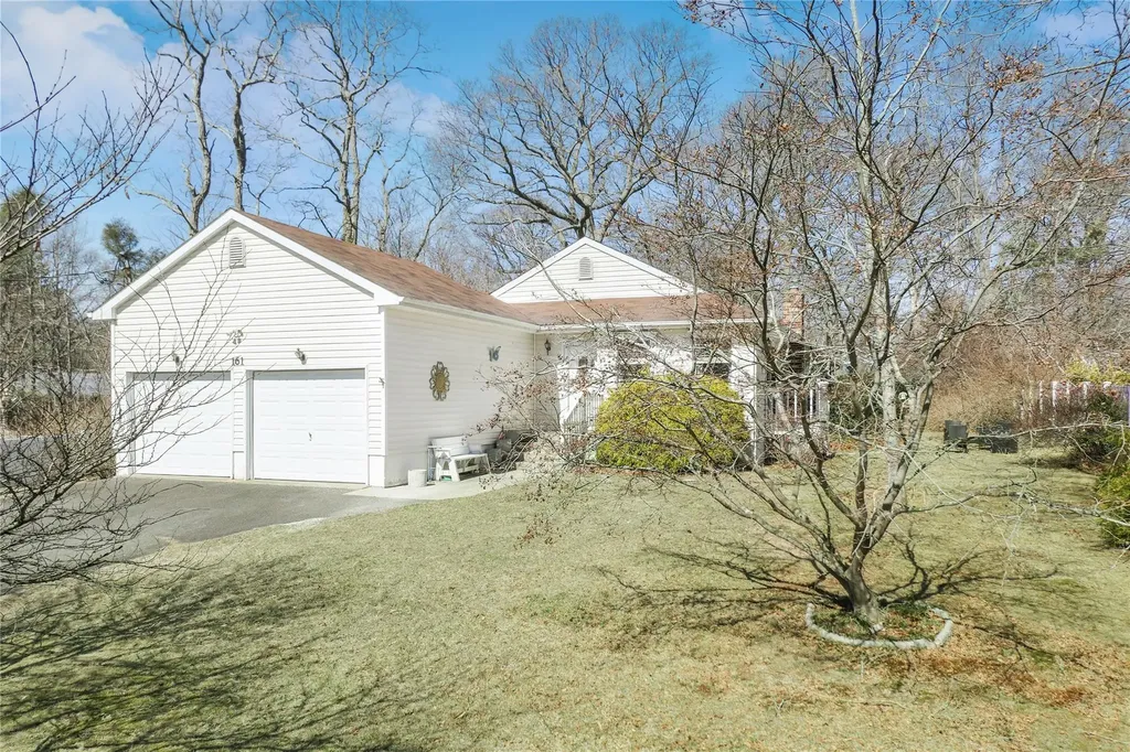 161 Smith Road Ronkonkoma NY 11779