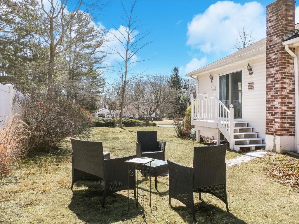 161 Smith Road Ronkonkoma NY 11779