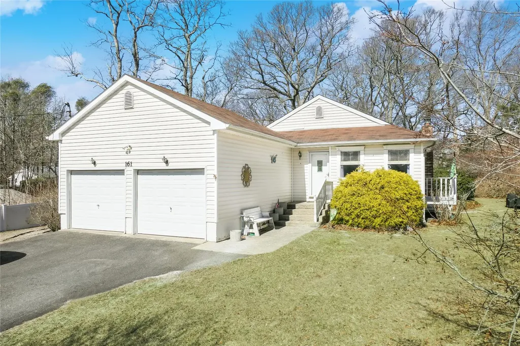 161 Smith Road Ronkonkoma NY 11779