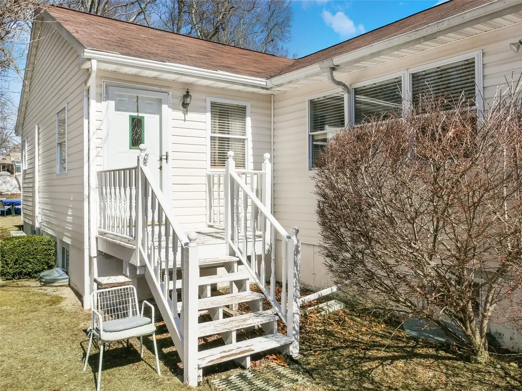 161 Smith Road Ronkonkoma NY 11779