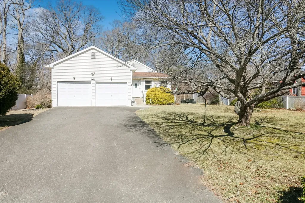 161 Smith Road Ronkonkoma NY 11779