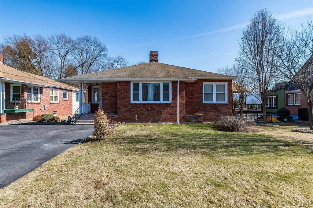 233 Daniher Avenue New Windsor NY 12553