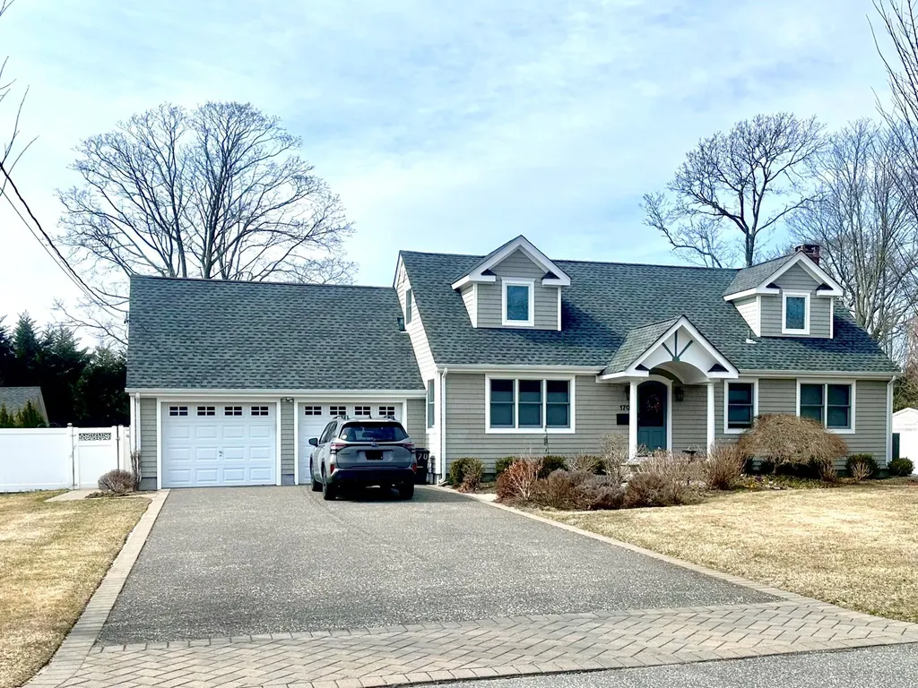 170 Gerritsen Avenue Bayport NY 11705