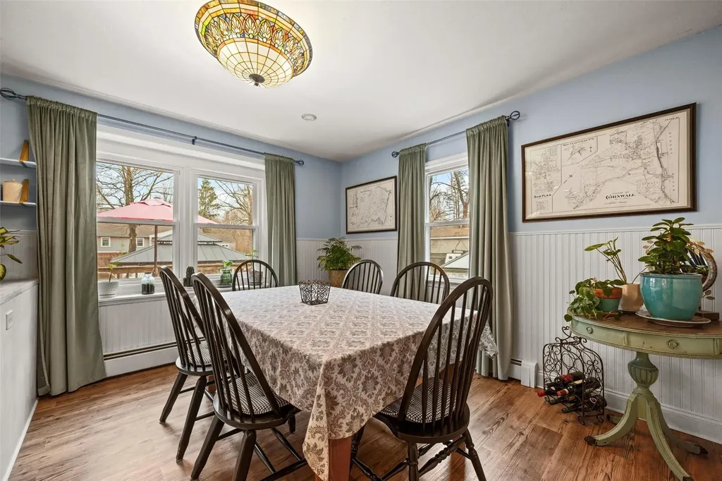 8 Canterbury Lane New Windsor NY 12553