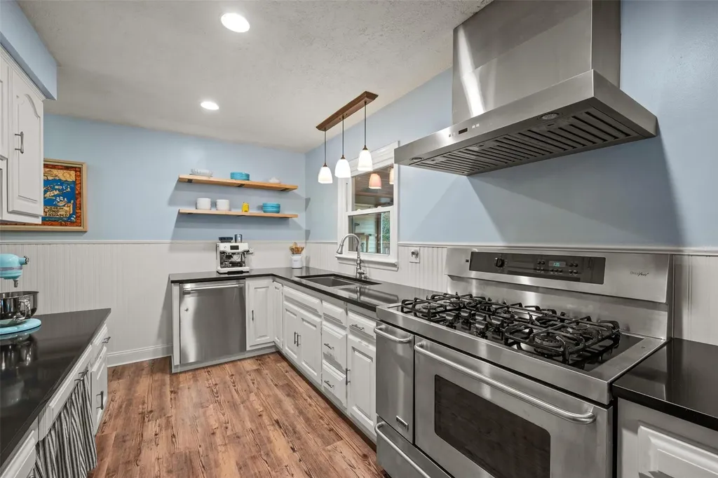 8 Canterbury Lane New Windsor NY 12553