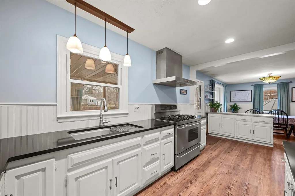 8 Canterbury Lane New Windsor NY 12553