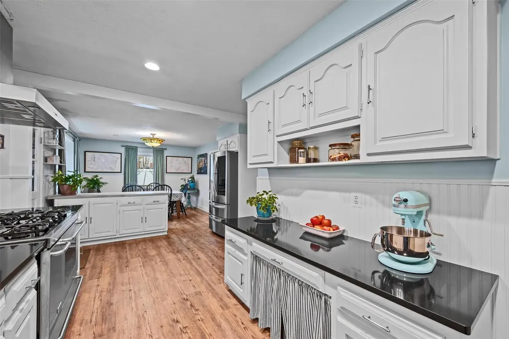 8 Canterbury Lane New Windsor NY 12553
