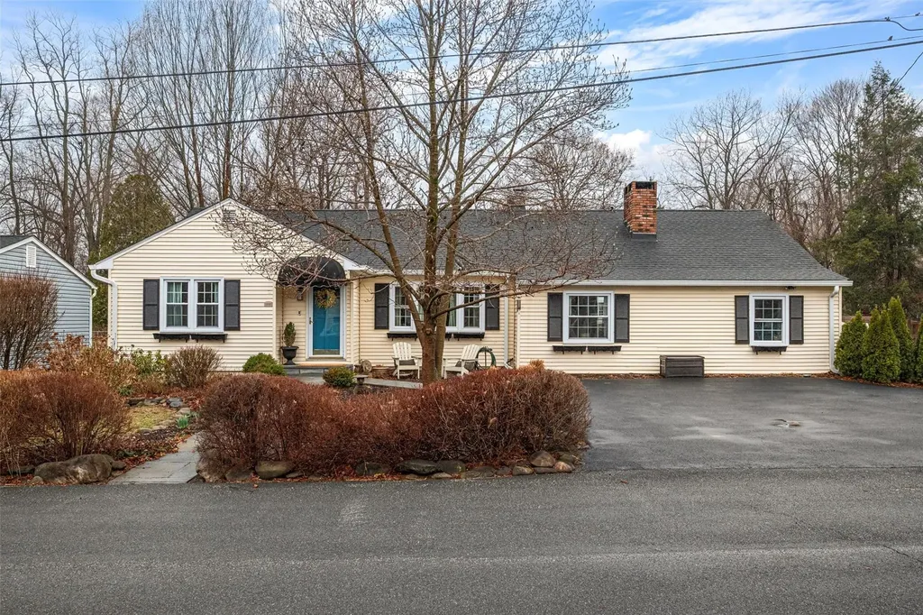 8 Canterbury Lane New Windsor NY 12553