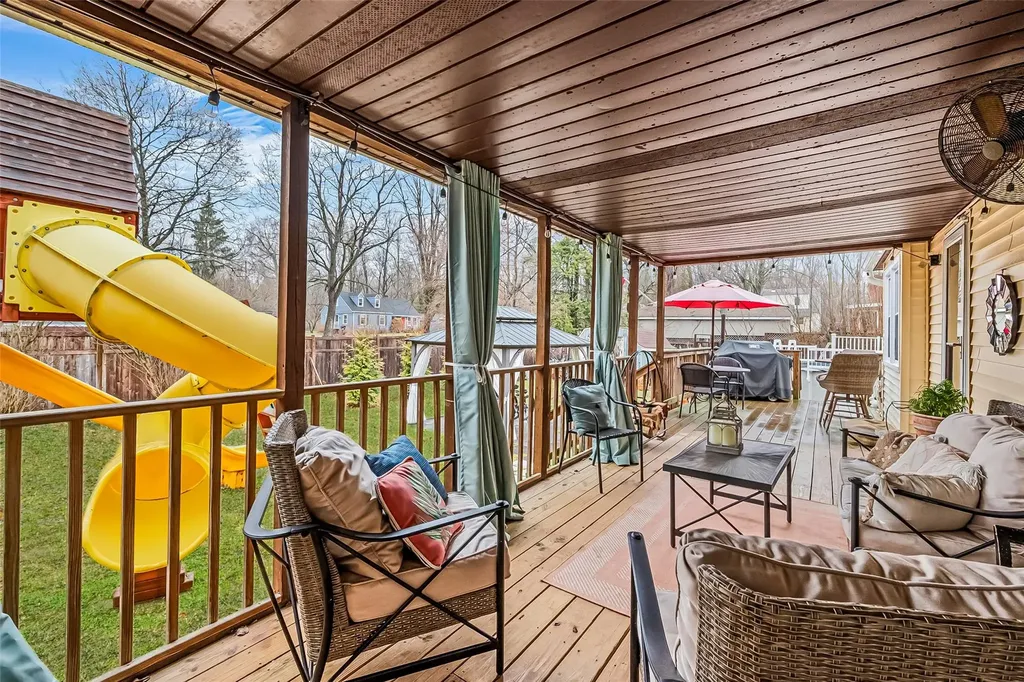 8 Canterbury Lane New Windsor NY 12553