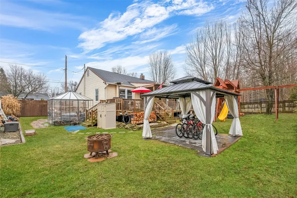 8 Canterbury Lane New Windsor NY 12553