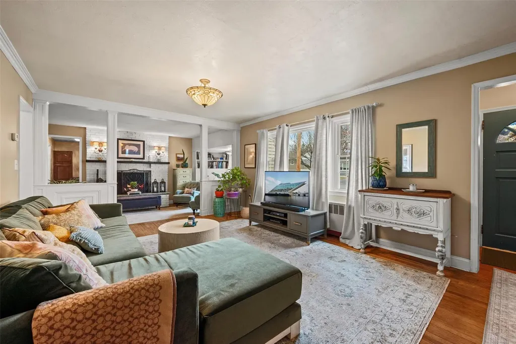 8 Canterbury Lane New Windsor NY 12553