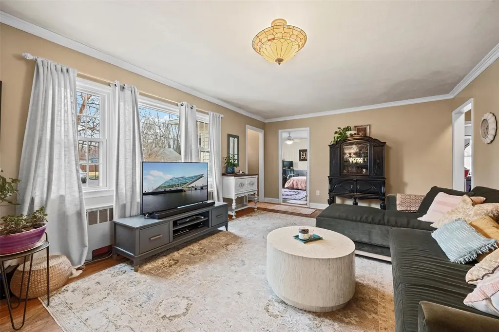 8 Canterbury Lane New Windsor NY 12553