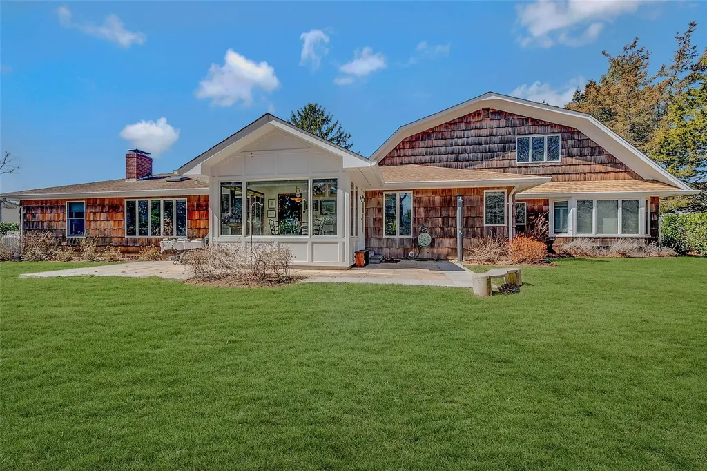 1085 Gin Lane Southold NY 11971