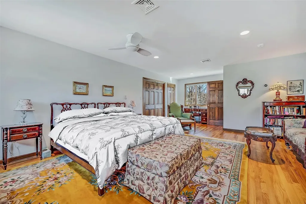1085 Gin Lane Southold NY 11971