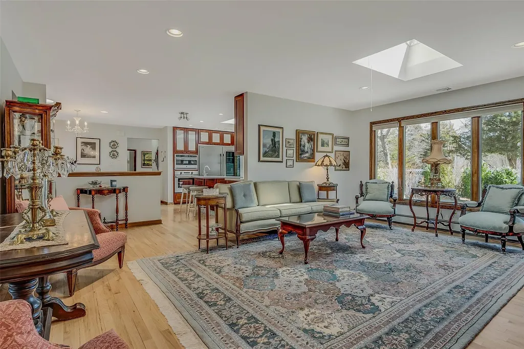 1085 Gin Lane Southold NY 11971