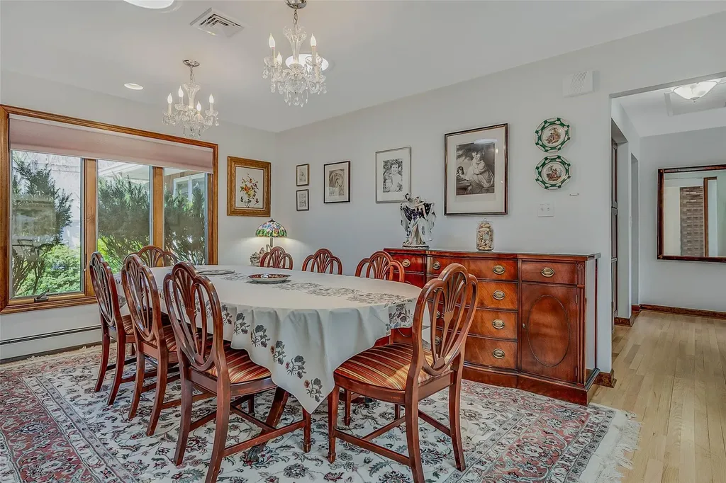 1085 Gin Lane Southold NY 11971